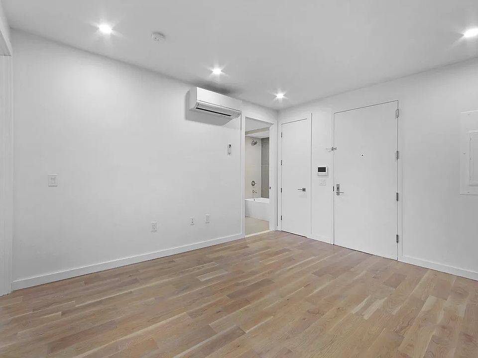 2nd image of 2225 Tilden Ave #26
