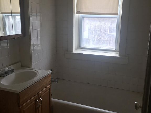 2nd image of 8035 S Saint Lawrence Ave APT 1