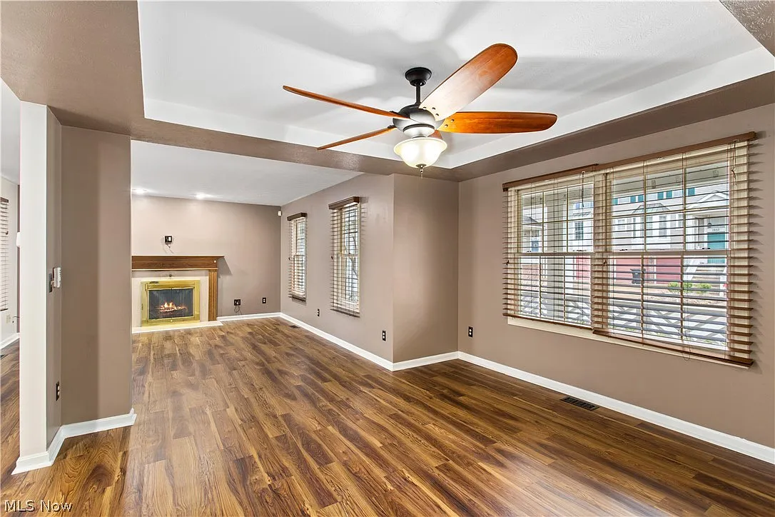 3 bed, 3.5 bath, 3156 sqft, $3,375 — Photo 3