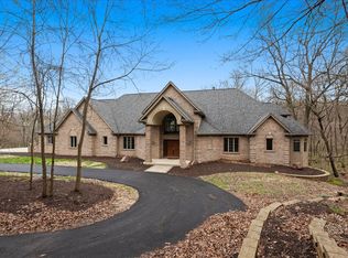 54 Woodland Dr, Yorkville, IL 60560
