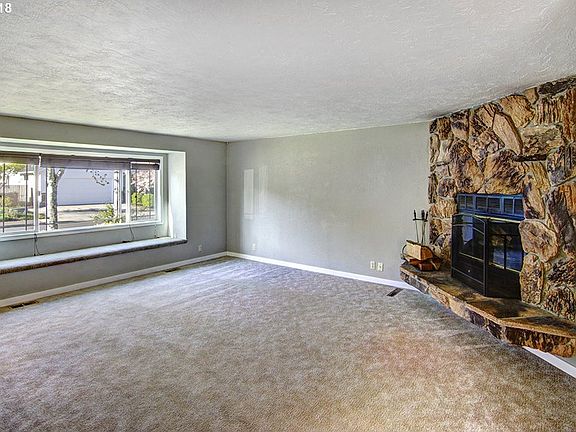 4th image of 5040 Forsythia Dr