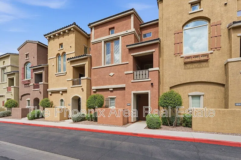 2 bed, 2.5 bath, 1095 sqft, $1,950 — Photo 1
