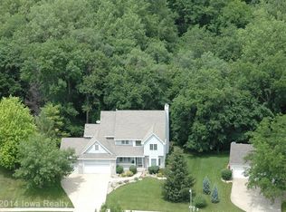 14841 Woodcrest Dr, Clive, IA 50325