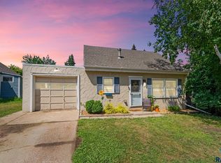 1220 W Sioux St, Sioux Falls, SD 57104