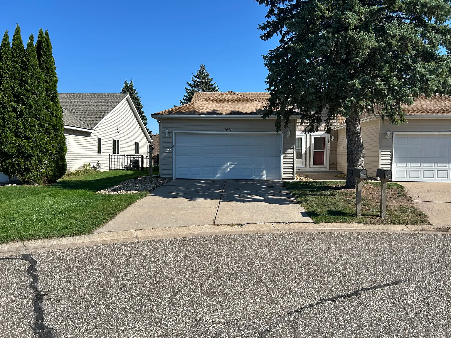 1943 Eastridge Ct — Photo 1