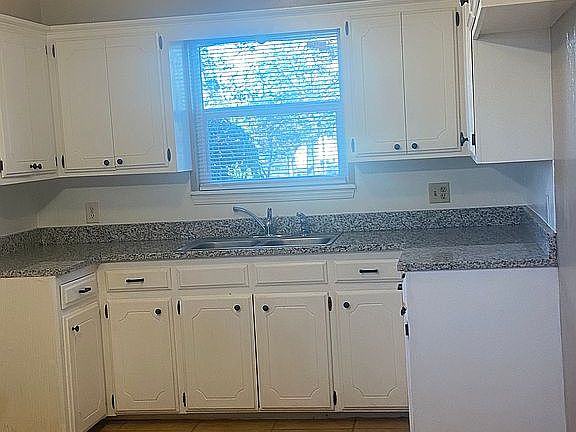4th image of 6424 West Dr