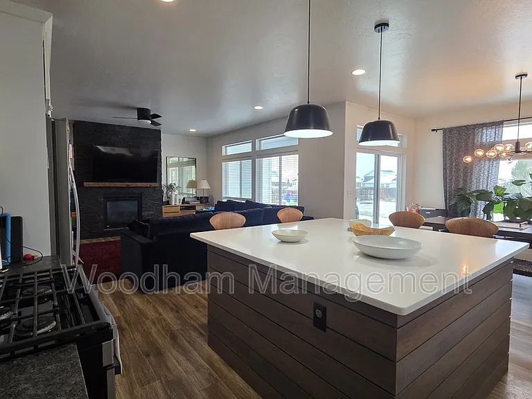 98 Caitlin Rd — Photo 7