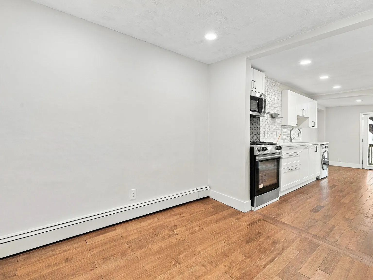 1 bed, 625 sqft, $2,700 — Photo 2