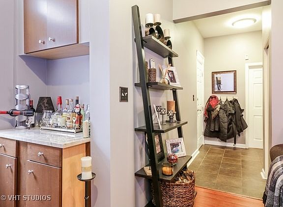 2nd image of 2221 N Lincoln Ave APT 2N