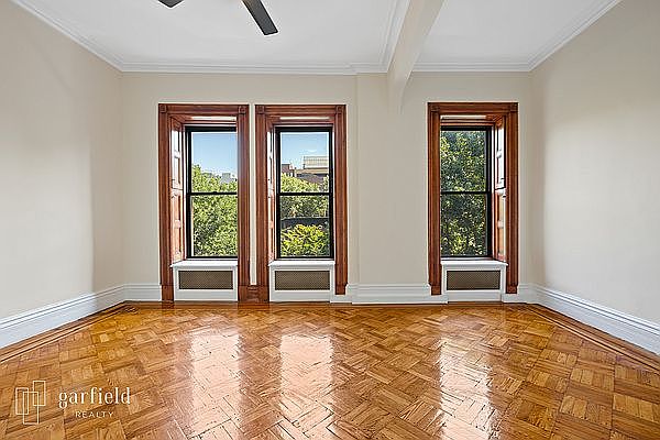 1st image of 462 8th St #3