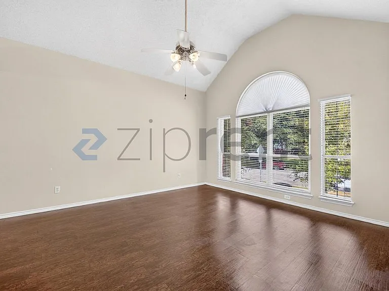 5412 Blue Water Lake Dr — Photo 5