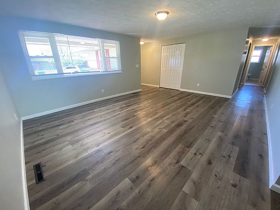 2nd image of 5715 Hinckley Ct