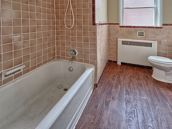 5th image of 5743 Chippewa St APT 2S