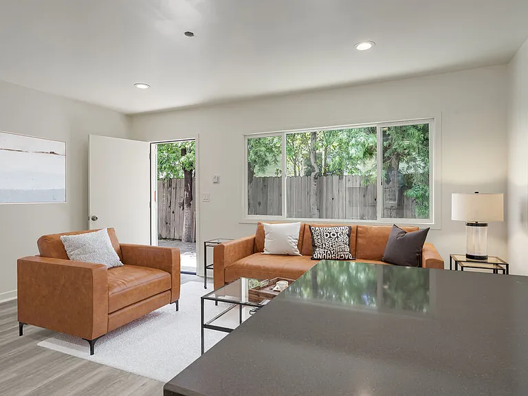 656 Indiana Ave #2 — Photo 4