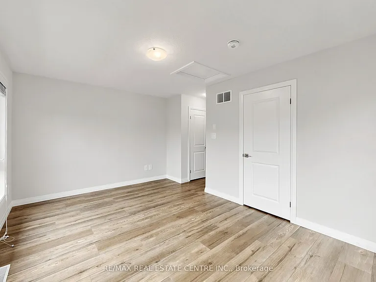 720 Grey St S #55 — Photo 29