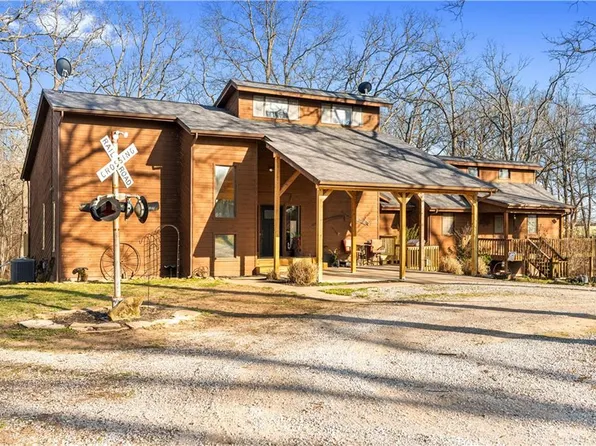 23529 E Overland Rd, Nevada, MO 64772