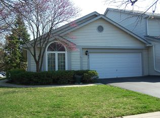 101 White Pine Dr, Schaumburg, IL 60193