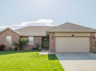 1089 S Canton Ave, Springfield, MO 65802