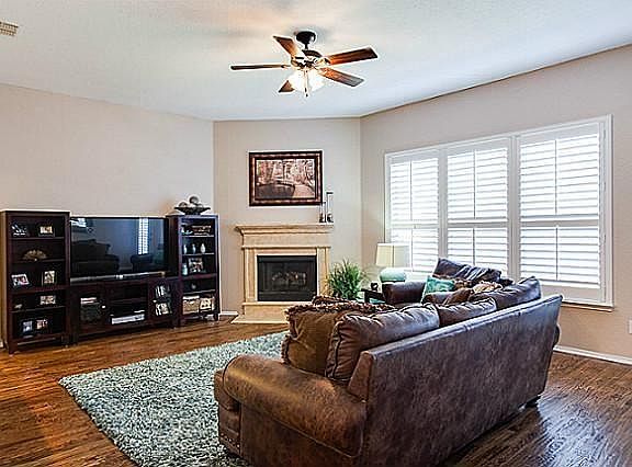 4th image of 2605 Red Spruce Dr