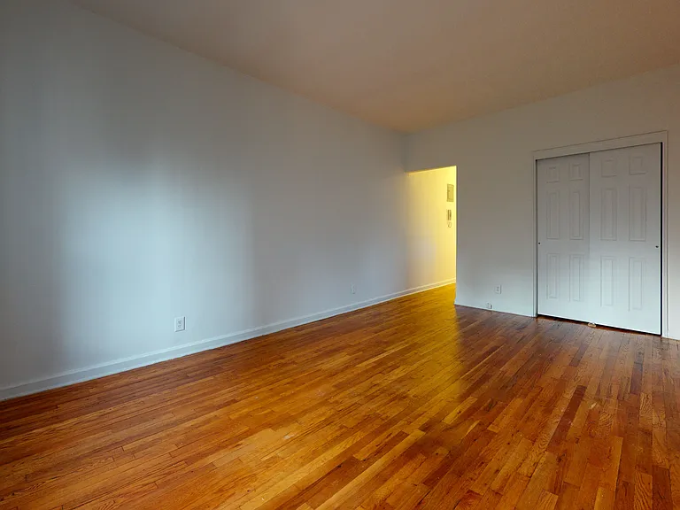 432 E 83rd St #5B — Photo 4