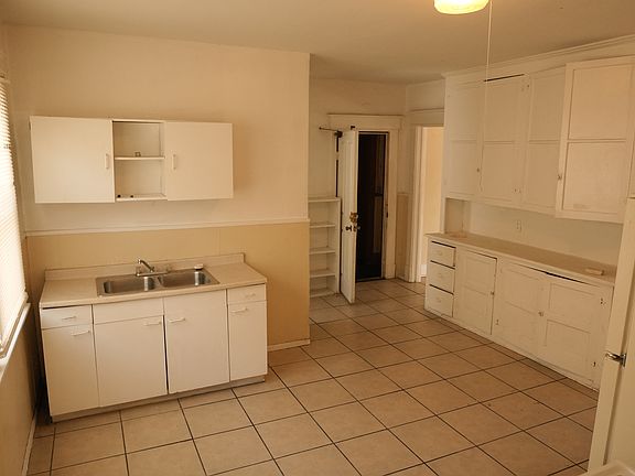 5th image of 1395 E Delavan Ave APT 2