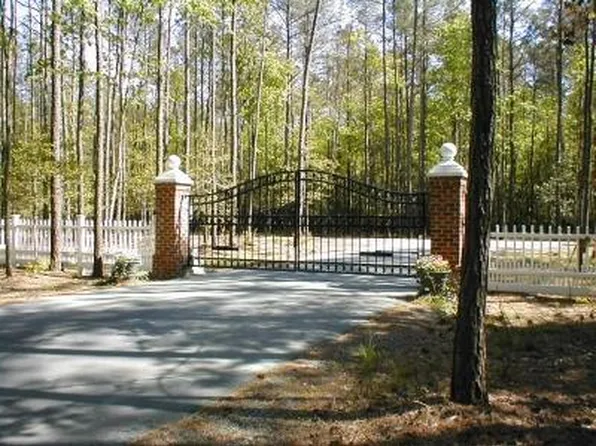 74 Custis Neck Rd, Accomac, VA 23301