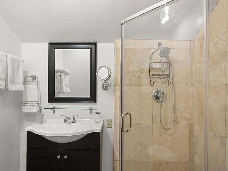 305 Poplar Ave — Photo 22