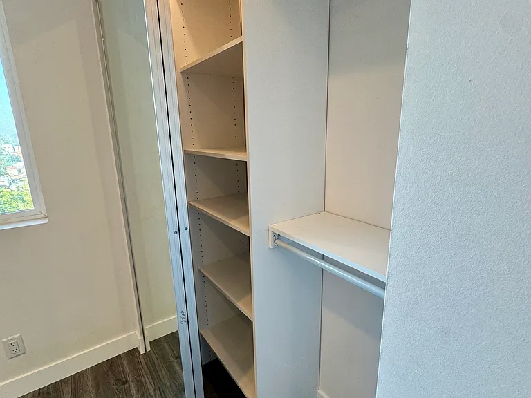 1551 N Lucretia Ave — Photo 11