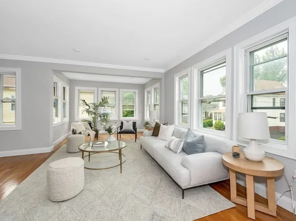 196 Woodside Ave #2, Winthrop, MA 02152