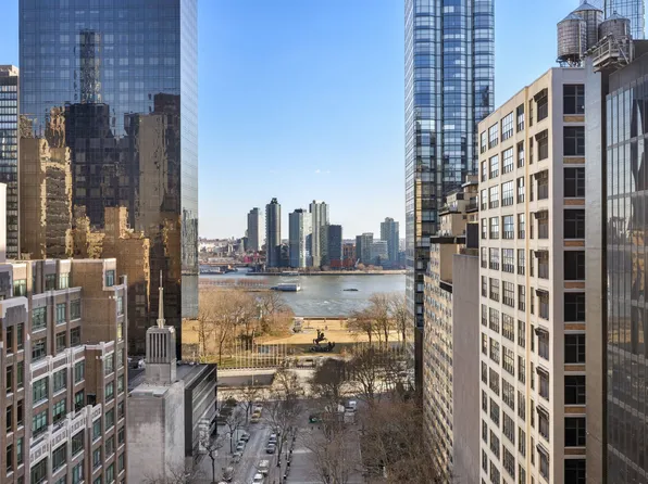 240 East 47th Street 16D image 2 of 14