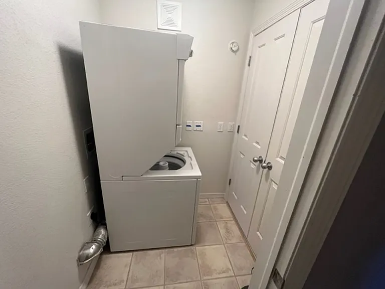 947 Laramie Blvd #B — Photo 9