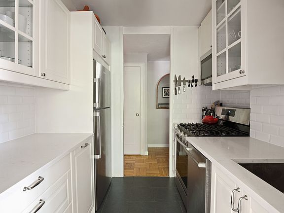 2nd image of 105 Ashland Pl APT 3C
