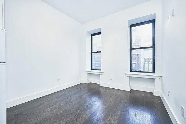 Rented by Luxury Property Group | media 20