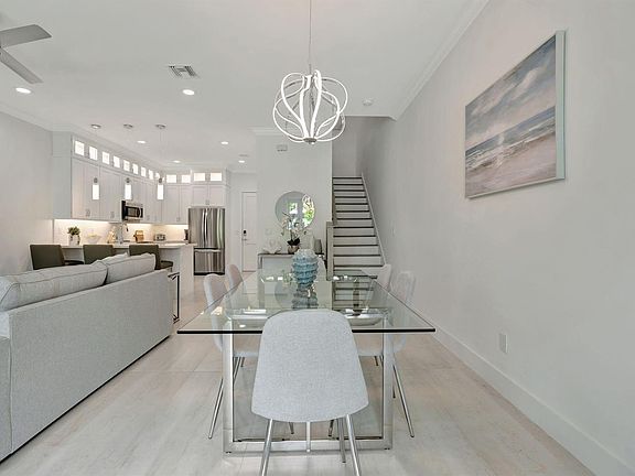 3rd image of 4662 SE Manatee Way