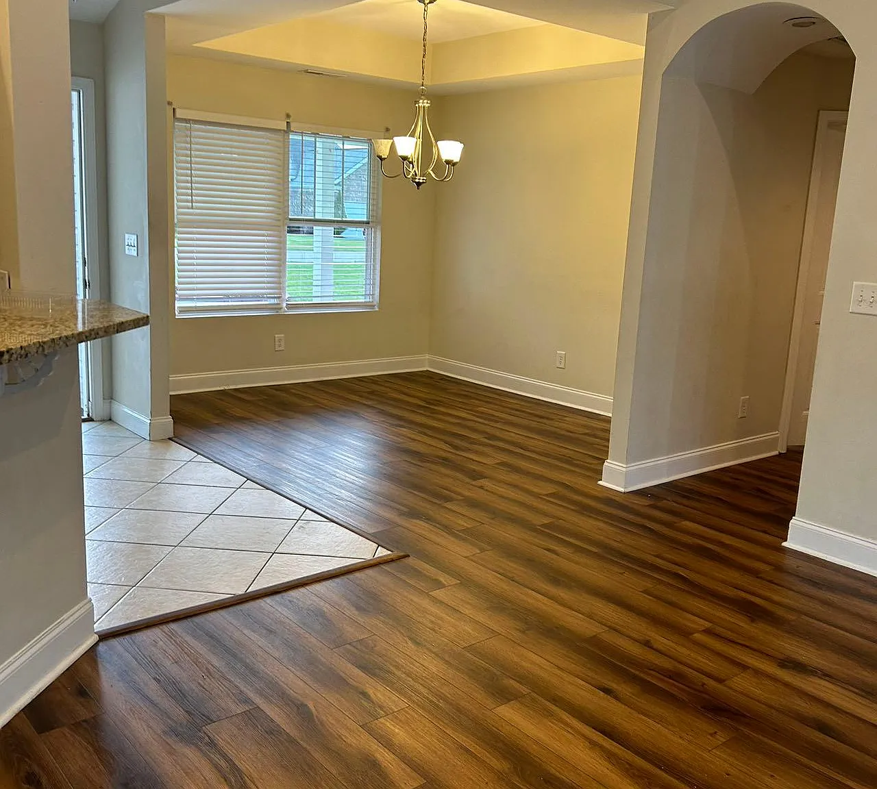 4 bed, 2700 sqft, $2,400 — Photo 3