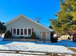 413 N Augusta Dr, Augusta, MI 49012