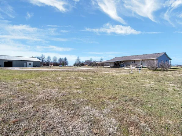 1360 N Hydraulic Rd, Mulvane, KS 67110