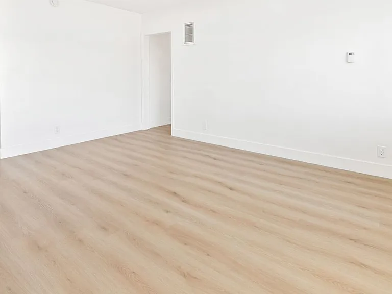 4021 Stevely Ave — Photo 35