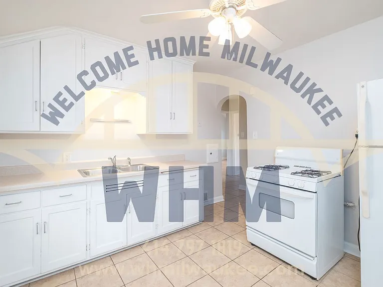 3254 S Kinnickinnic Ave — Photo 3