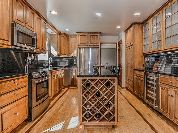 4th image of 4119 Robertson Blvd