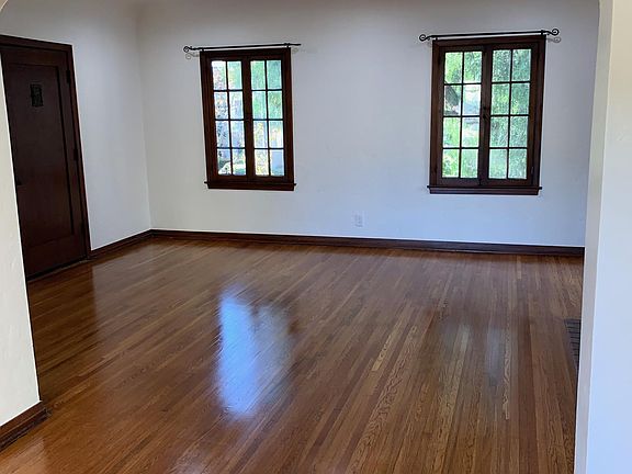 5th image of 1228 S Hayworth Ave