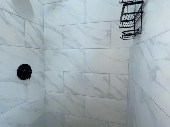 396 Woodlawn Avenue image 14 of 20