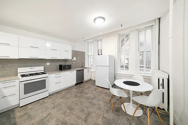 Rented by Compass | media 7