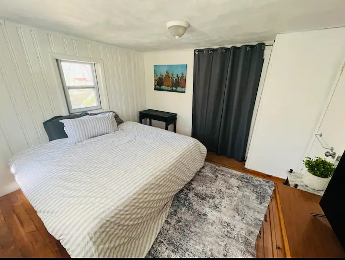 3 bed, 720 sqft, $2,500 — Photo 4