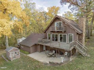 102 N Blackberry Cir, Dixon, IL 61021