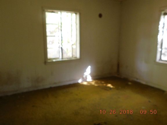 5th image of 129 W Jewell Dr