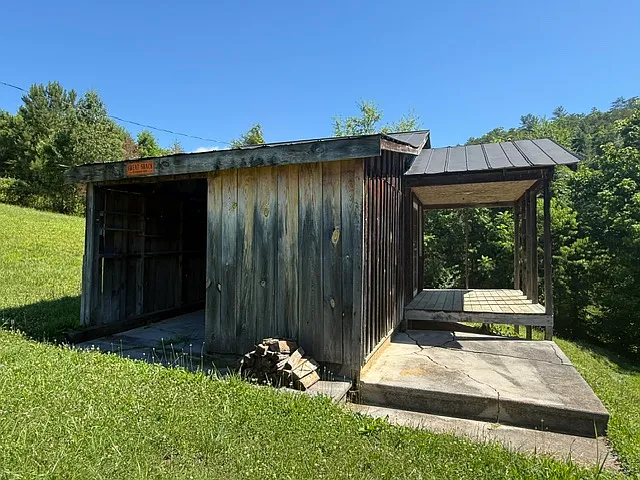 1501 Dockery Hollow Rd — Photo 10
