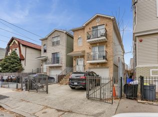29 Bragaw Ave, Newark, NJ 07112