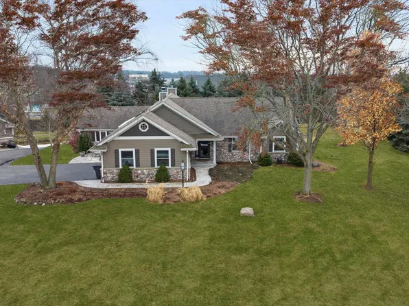 S15W31835 Meadowview COURT, Delafield, WI 53018