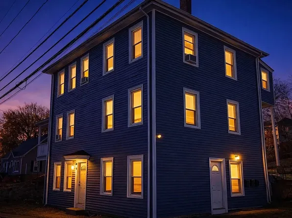 40 Phenix Ave Floor 3, West Warwick, RI 02893